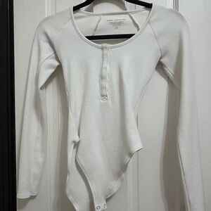 Good American Cream Long Sleeve Top